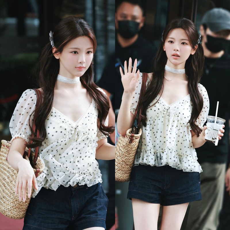 Yang Chaoyue's Same Style Puff Sleeve Shirt for Women, 2026 Summer Korean Version, Loose V-Neck Top, Stylish and Age-Reducing Polka Dot Shirt Yang Chaoyue's Same Style Puff Sleeve Shirt for Women, 2026 Summer Korean Version, Loose V-Neck Top, Stylish and Age-Reducing Polka Dot Shirt