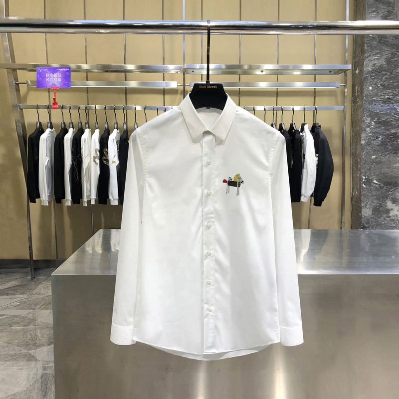 Men's European Style Light Luxury White Shirt with Horse Embroidery, Stylish British Style, High-End Business Shirt with a Slim Fit and Turn-Down Collar Men's European Style Light Luxury White Shirt with Horse Embroidery, Stylish British Style, High-End Business Shirt with a Slim Fit and Turn-Down Collar