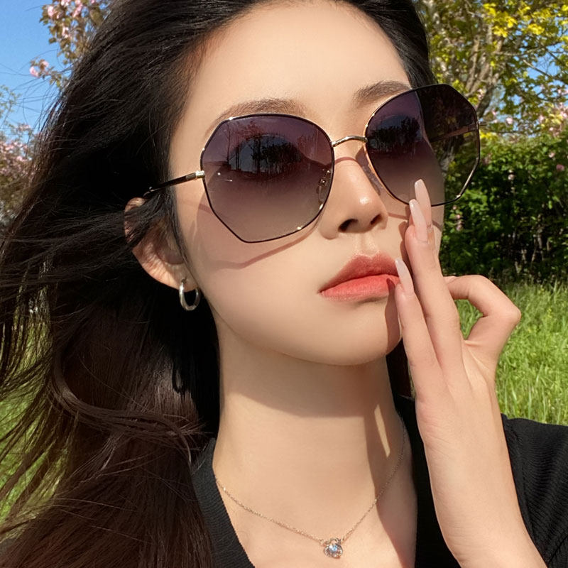 Sunglasses women 2021 new tide face with thin anti - UV fashion polarization in sunglasses