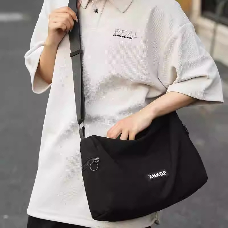 Oxford Cloth Casual Large-Capacity Crossbody Bag for Women and Men 2026 New Canvas Bag Versatile Lightweight College Student Messenger Bag