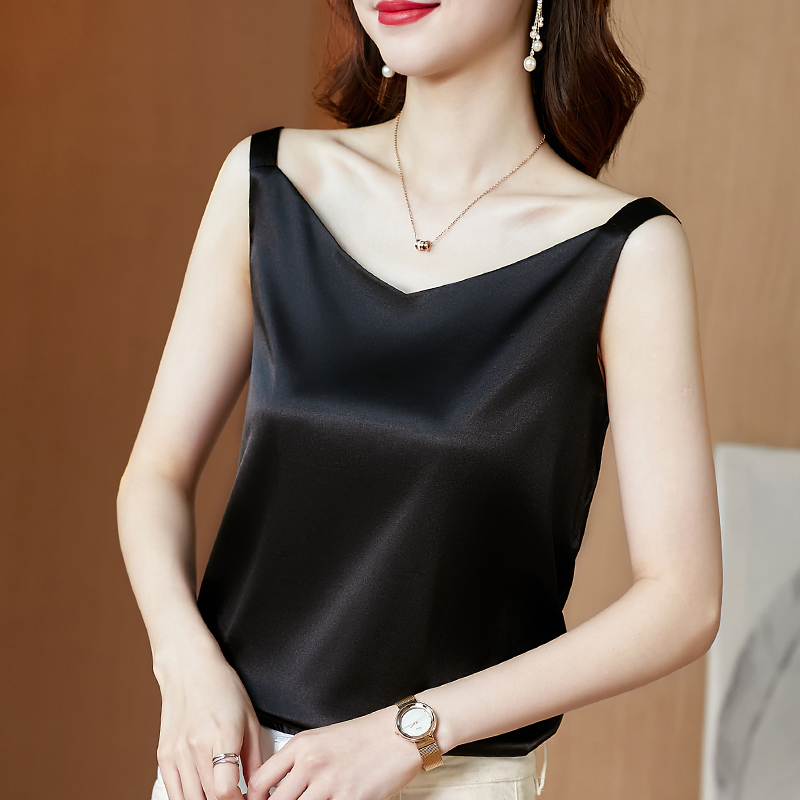 100% Mulberry Silk Camisole, Silk Vest for Women, Inner Layer for Suits, Summer Loose-Fitting Ice Silk Top, New Style 100% Mulberry Silk Camisole, Silk Vest for Women, Inner Layer for Suits, Summer Loose-Fitting Ice Silk Top, New Style