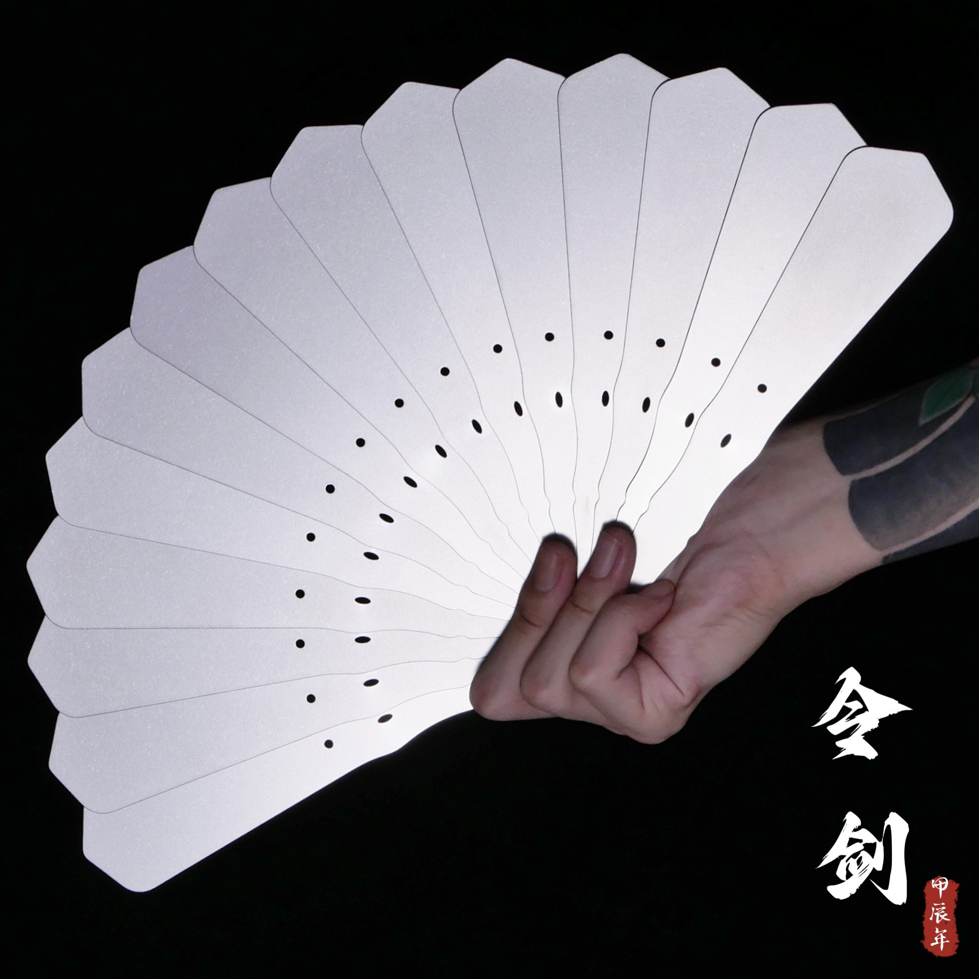 Lingjian full titanium alloy folding fan metal steel frame martial arts equipment self-defense portable ancient style Tai Chi Kung Fu dance for men
