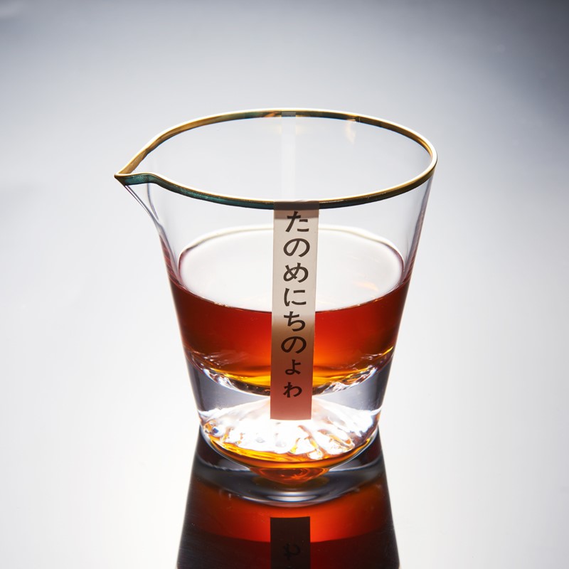 Japan Fuji Mountain Glass Fair Cup thickened heat resistant artisanal tea sea creative personality Snow Mountain Gongcup Gongfu tea furniture