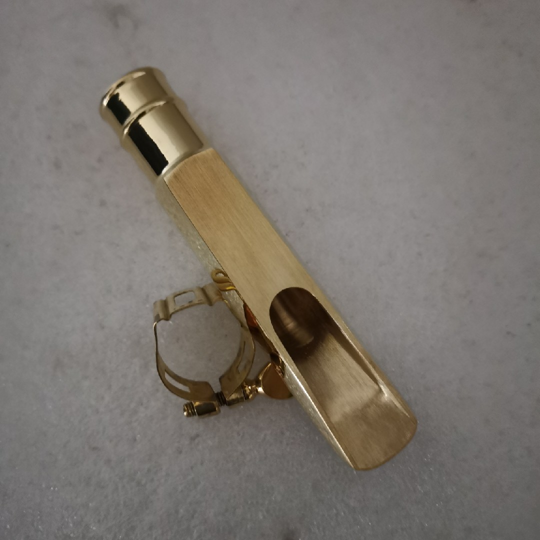 The naked copper flute head is full of sound and full of sound to control