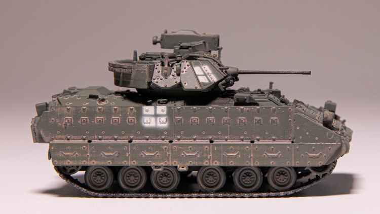 1/72 Dragon Ukraine ODS M2A2 Bradley Infantry Fighting Vehicle