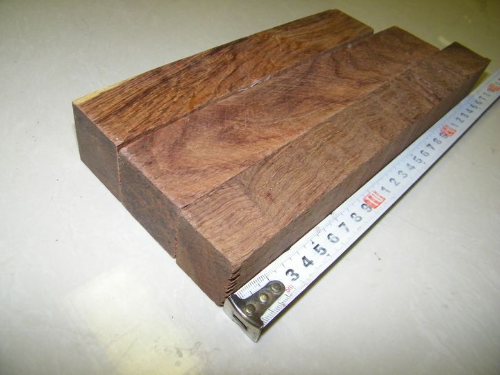 Indonesian yellow flower pear large leaf yellow flower pear log material shank seal DIY wood engraving handlebar piece of material wood sample