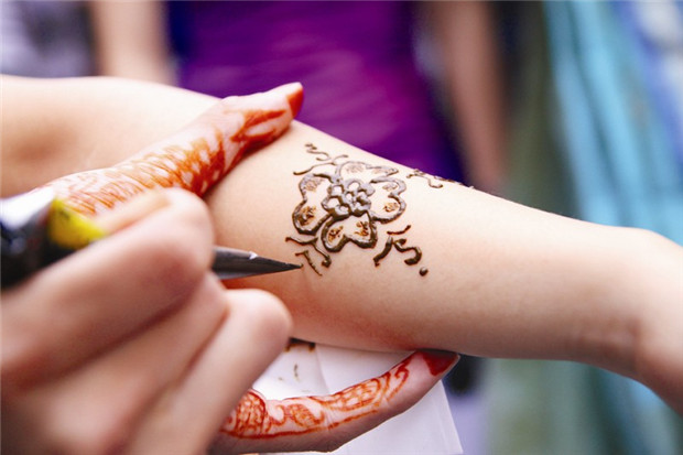 5 Ấn Độ 25 gam Nhập Khẩu Henna Tay Sơn Kem Tattoo Stick Sticker Gửi Mẫu Cơ Thể Sơn Tattoo Bền tattoo dán