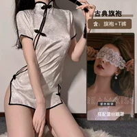 Белое ципао, штаны, повязка для глаз