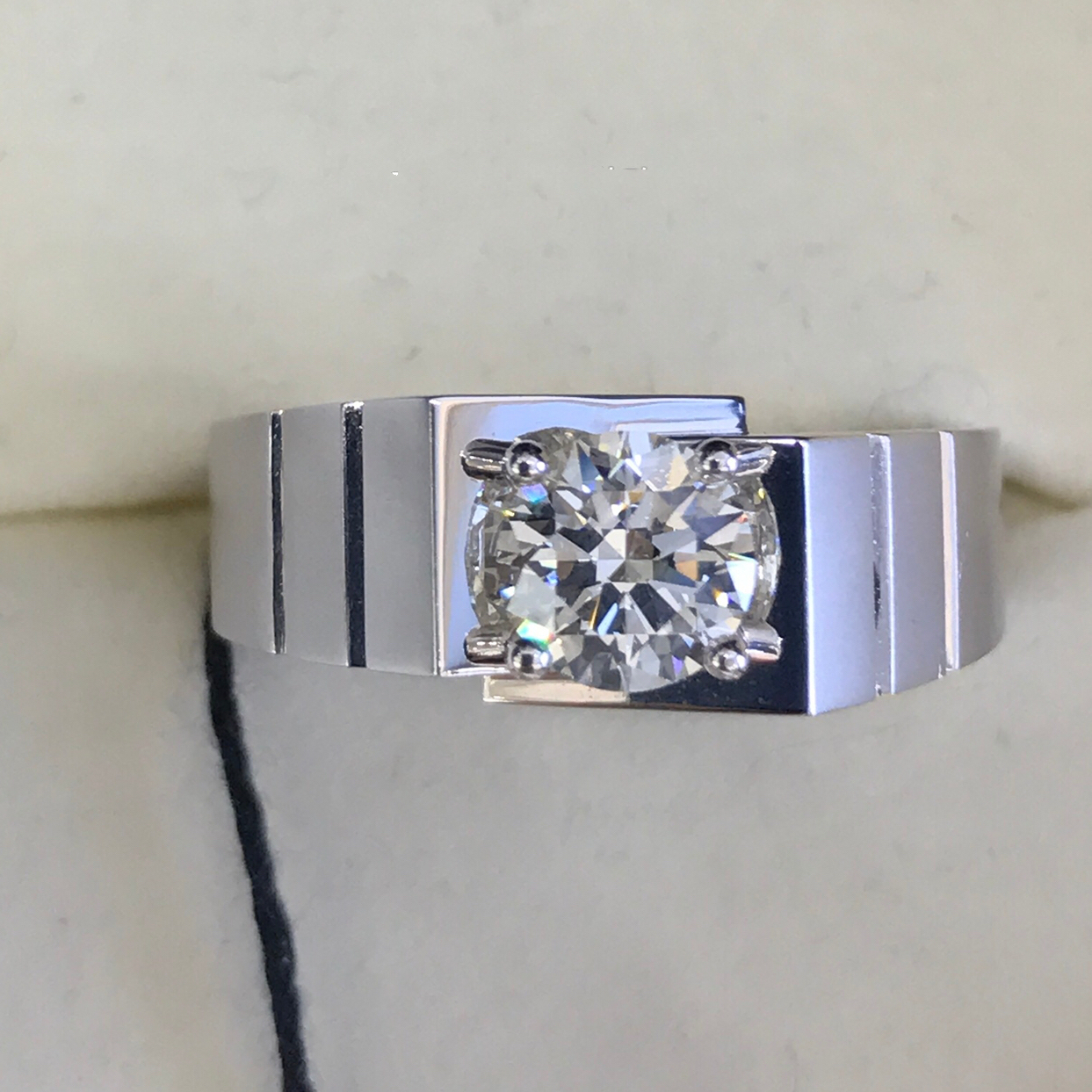 Fu Daisheng 1 carat diamond ring 18K white gold 30 points 50 Men's ring diamond wedding ring diamond ring custom