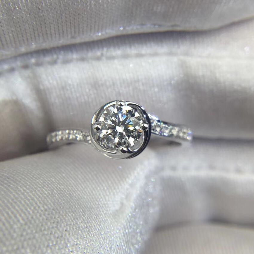 Fu Daisheng Diamond ring 70 points white 18K gold diamond ring VVS DE color wedding coursegirl ring with certificate