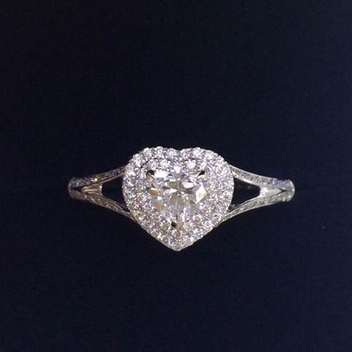 Fu Great Birth Heart-shaped Drilling Ring Female Diamond Ring Group Inlaid 18k Platinum Wedding Courting Wedding Ring Naked Drill Custom