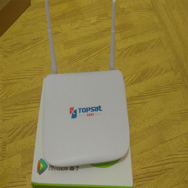 bộ phát wifi 4g cắm điện Đầu phát mạng wifi không dây Topsett Q2 HD nhà 8 hộp thiết lập mạng Android củ phát wifi 4g giá rẻ
