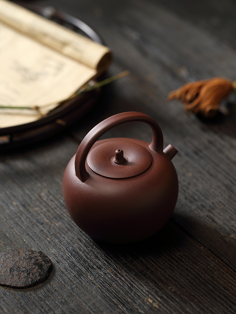 Cloud Cloud Wu Yafei 】 the it undressed ore purple clay tea set is a type manual home tea kettle