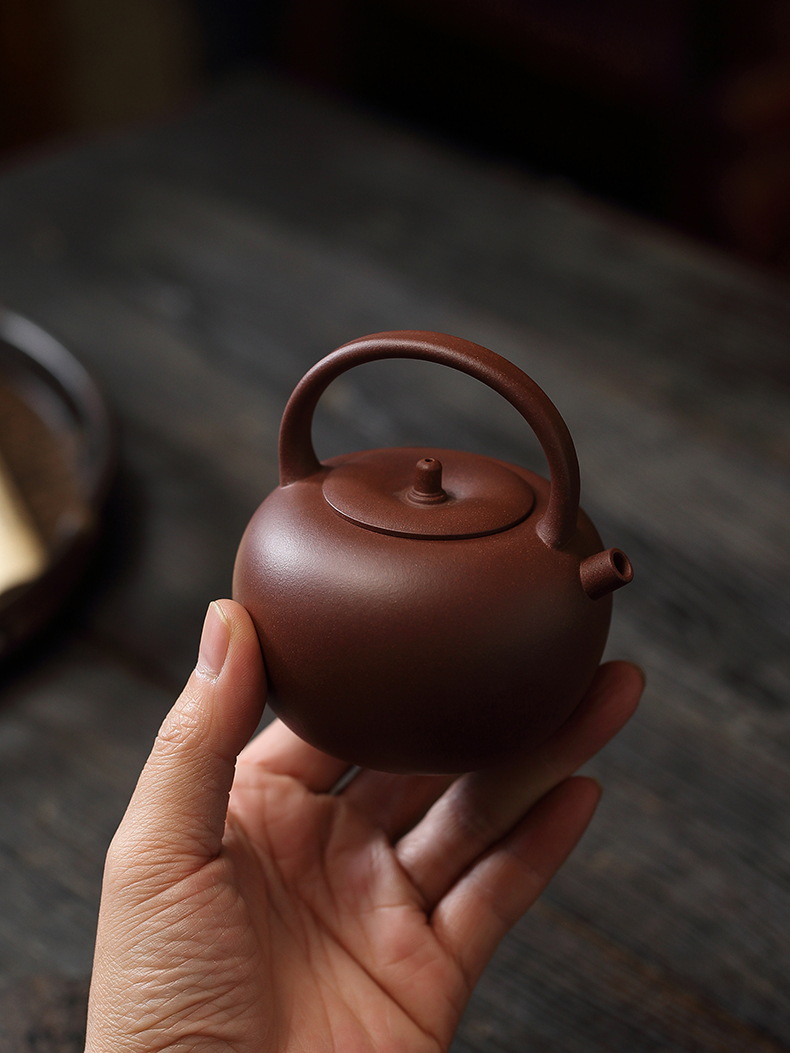 Cloud Cloud Wu Yafei 】 the it undressed ore purple clay tea set is a type manual home tea kettle