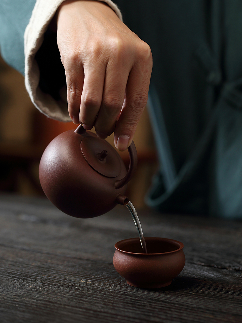 Cloud Cloud Wu Yafei 】 the it undressed ore purple clay tea set is a type manual home tea kettle