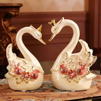 European-style ceramic swan creative home soft wine cabinet decoration Living room TV cabinet decoration cabinet decoration Wedding gift