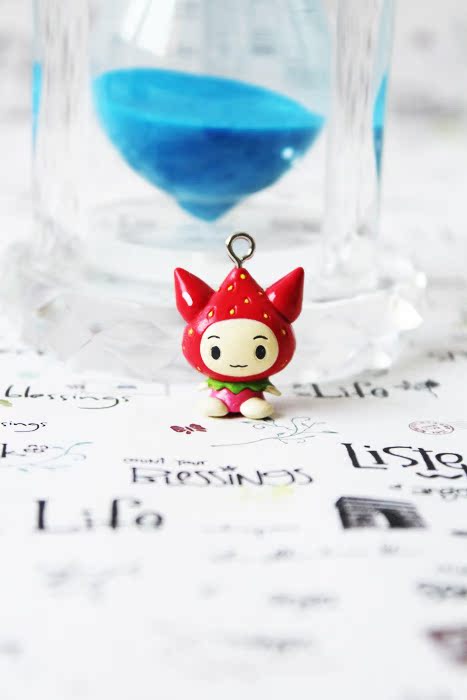 Figurine manga fille aux fraises - Ref 2699903 Image 4