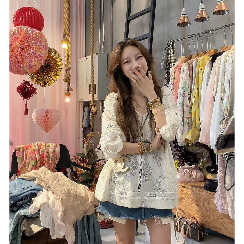 [Sura] Niche Design Small Chanel-Style Beaded Hollow Lace Floral Babydoll Shirt S60417317