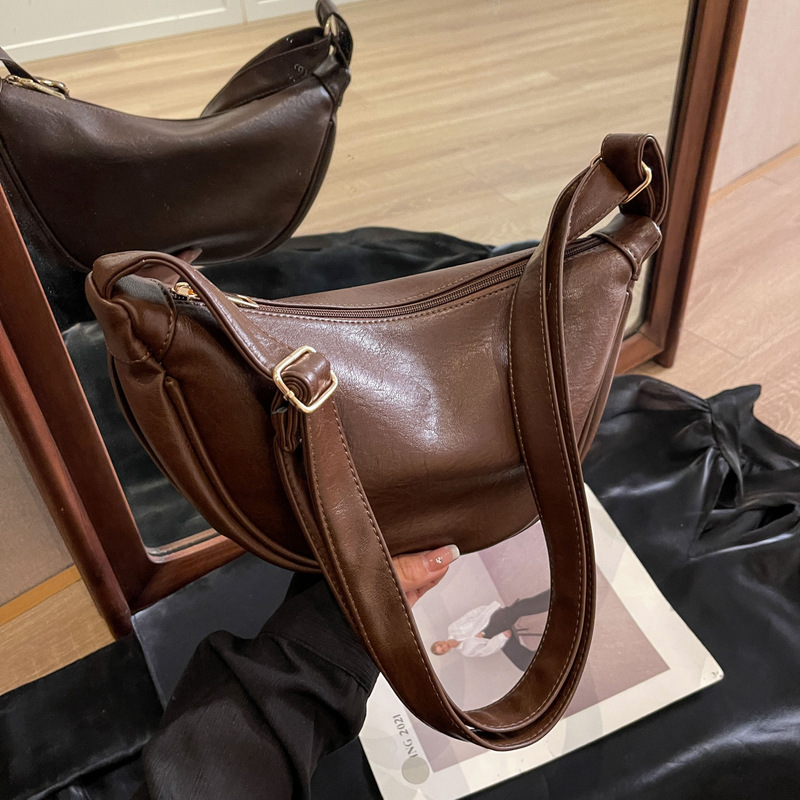 Paul's New Model: Single-Shoulder Crossbody Vintage Fashion Underarm Bag, Saddle Bag, Simple Casual Dumpling Bag, High-Grade Soft Pu