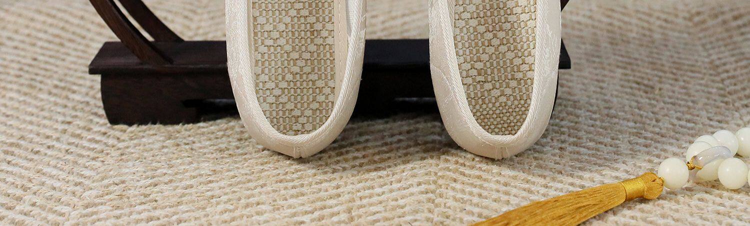 Вышитая обувь 汉服鞋子女士春秋国风旗袍鞋茶艺师圆头古风绣花鞋软底老北京布鞋 Jifanpaul