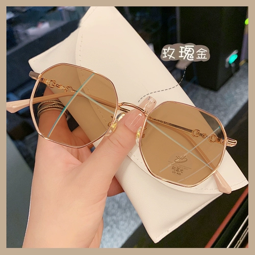 Модные солнцезащитные очки на солнечной энергии