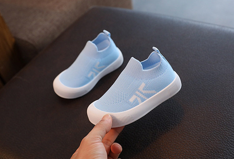 Детский сад комнатный Обувь 2024 весна удар Толкать ребенок холст обувь ребенок воздухопроницаемый легкий скольжение мальчиков обувь 