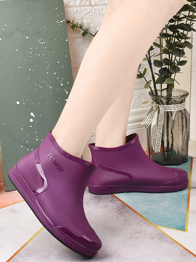 Regenstiefel für Damen, rutschfest, wasserdicht und verschleißfest, neue Regenstiefel, Gummischuhe für die Küchenarbeit, modische Damen-Kurzschlauch-Wasserschuhe für Erwachsene