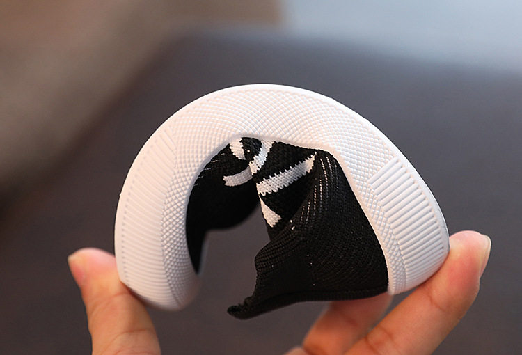 Детский сад комнатный Обувь 2024 весна удар Толкать ребенок холст обувь ребенок воздухопроницаемый легкий скольжение мальчиков обувь 