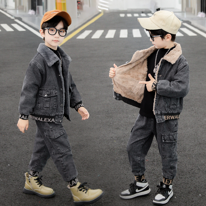 Korean children's clothing boys 2022 new winter children's boys middle-aged children's Korean version thickening and fleece denim suit