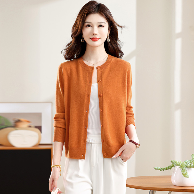 2026 New Model Chunzhu Shijia Cashmere Cardigan for Women, Round Neck Buttoned Knit Sweater, Simple Thin Outerwear Made of Mulberry Silk