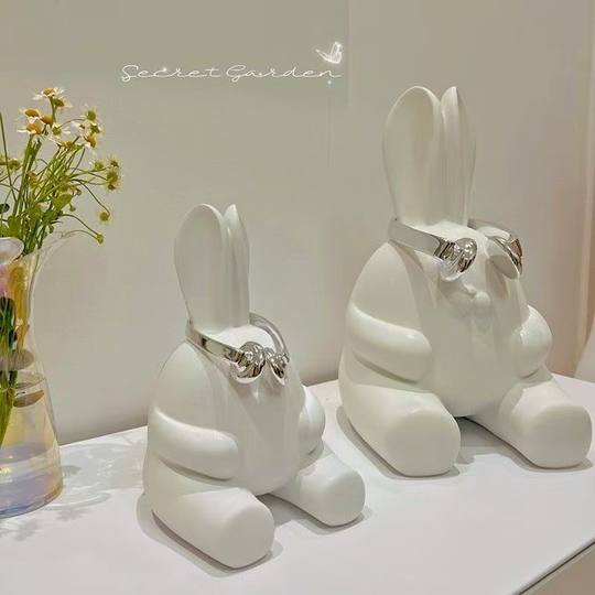 Modern Minimalist Cartoon White Rabbit High-Value Ornament for Sideboard, Wine Cabinet, Display Cabinet, Children's Room Decoration