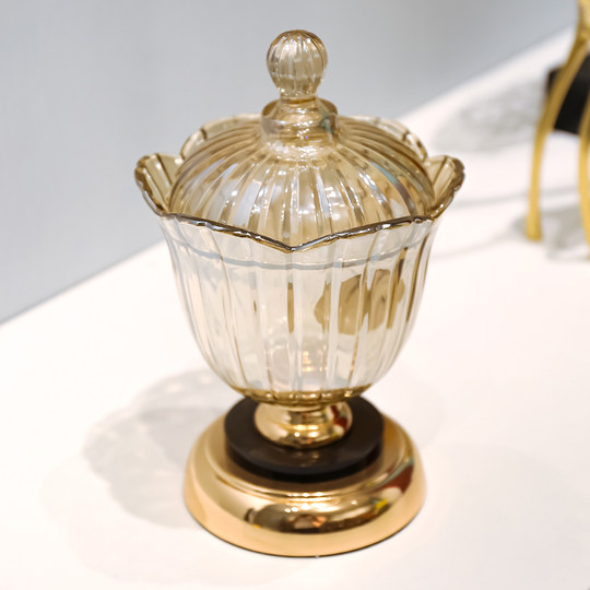 Современная пепельница из хрустального стекла, креативная, стильная, модная, в американском стиле лёгкой роскоши, большого размера, подходит для украшения журнального столика в гостиной.