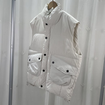 En brand discount children's clothing for men and women, down vests for teenagers, children and students, duck down thermal vests for parents and children