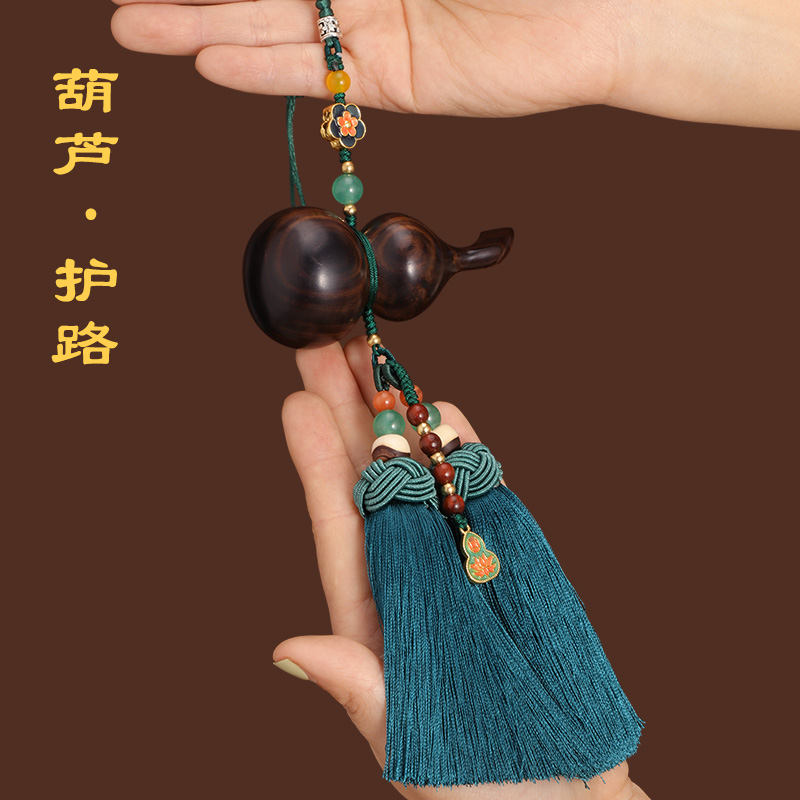 Black Honolulu Car pendant in car Pendant Accessories Rear mirror Gift Gift men and women An onboard creative upscale