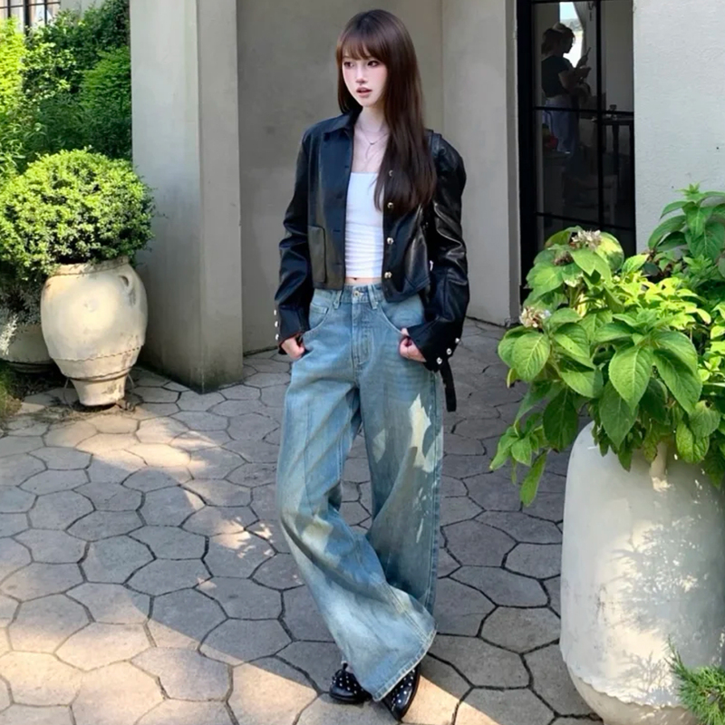 American-Style Spicy Girl Style Black Short Leather Jacket for Women, 2026 Autumn New Cool and Stylish Turn-Down Collar Casual Biker Jacket American-Style Spicy Girl Style Black Short Leather Jacket for Women, 2026 Autumn New Cool and Stylish Turn-Down Collar Casual Biker Jacket