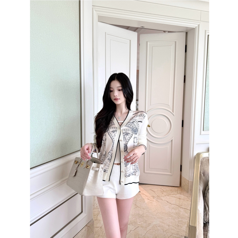 Qiauuu Her* Muller Old Testament Black and White Malaysian Chain Print Elegant Casual High-End Cardigan Jacket for Women