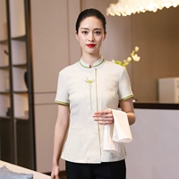 Светло-зеленый топ с короткими рукавами