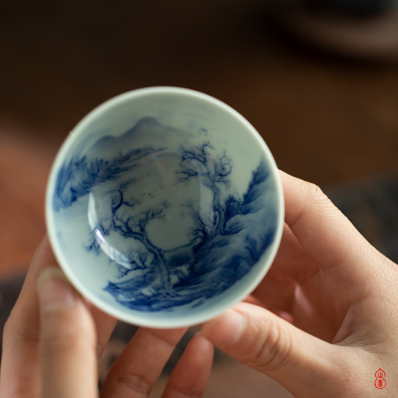 Castle peak day room jingdezhen blue and white painting landscape poems, a cup of kung fu tea cups personal special master cup single CPU