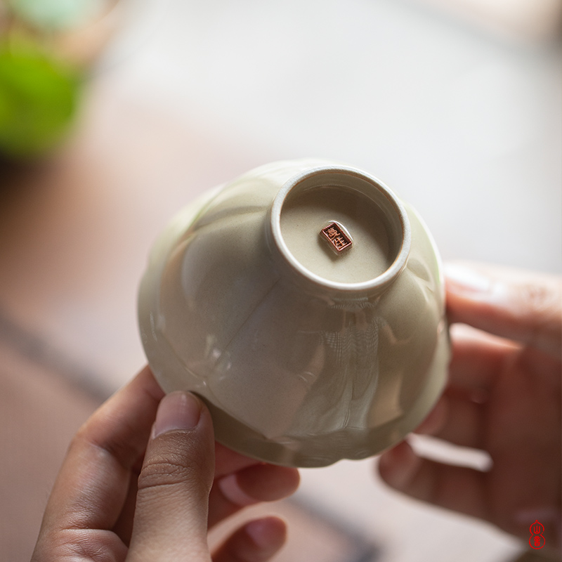 Sprawling up lotus - shaped kwai koubei jingdezhen checking ceramic cups masters cup personal special sample tea cup