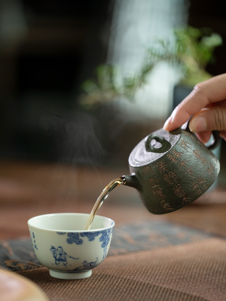 Yixing purple clay ore section pure hand carved mud painting Qin Quan pot ChuLi force