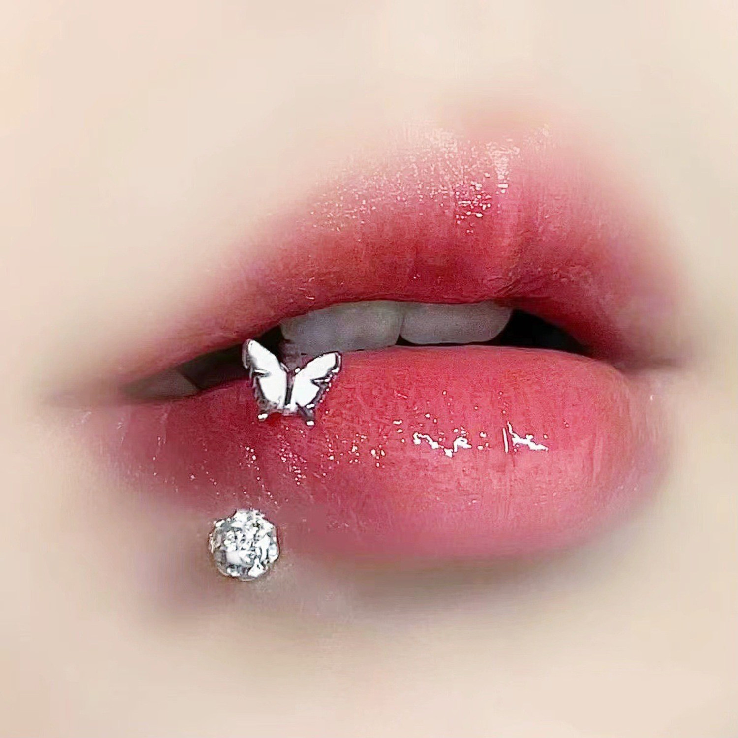 💫时尚必备，网红蝴蝶唇钉 - 纯净蝴蝶唇环钛合金c型有洞外螺纹辣妹甜欲个性唯美钛合金唇钉-唇环-淘宝好物网