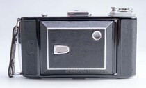 German ZEISS ZEISS IKONTA 521 2 leather cavity machine 69 medium format camera antique collection camera