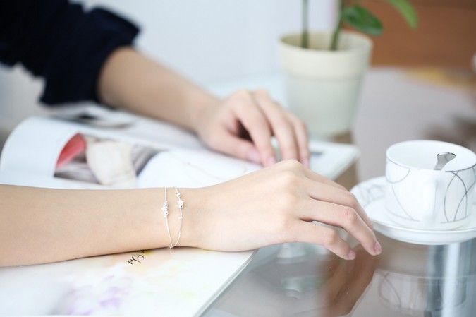 Sinh viên Nhật Bản và Hàn Quốc đơn giản món quà sinh nhật ngọt ngào với phụ kiện thời trang khí chất hoang dã vòng tay mỹ nữ vòng tay cặp