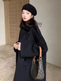 Черное женское осеннее и зимнее высококачественное шерстяное пальто с угловыми пуговицами Hepburn, новый горячий стиль 2025 года