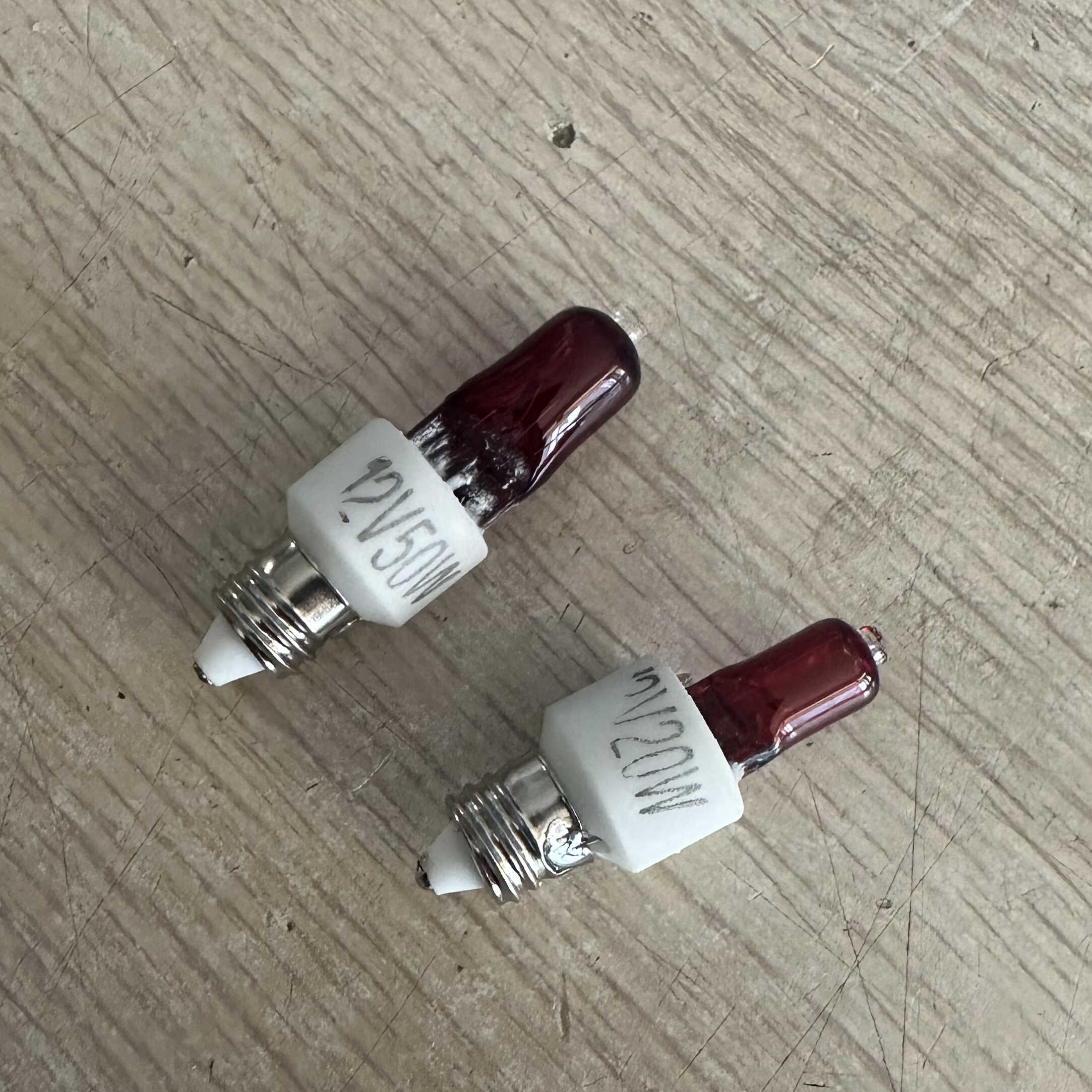 博贝/BBGD 红外线红光灯泡 E11接头 12V20W 12V50W 实验工业灯泡