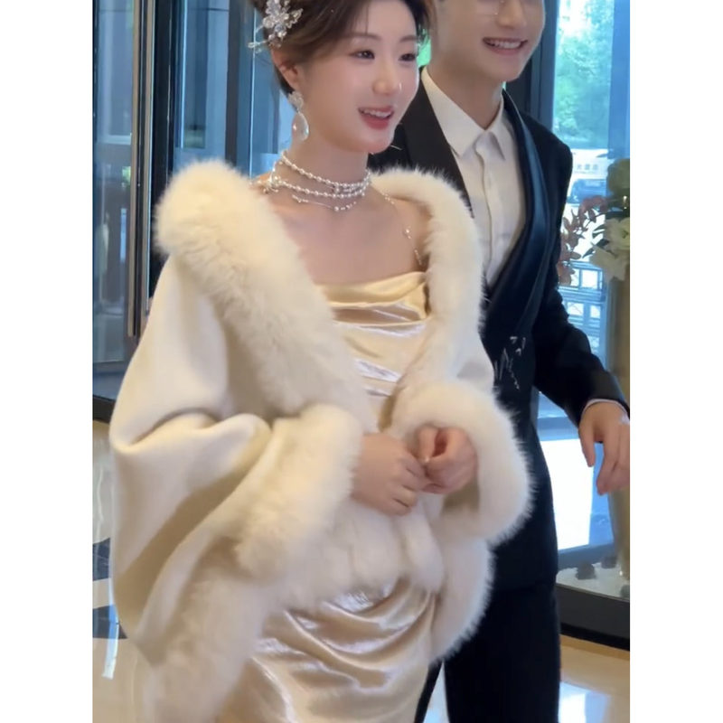 Shawl for Wedding, Paired with Cheongsam, New Autumn and Winter Style, Eco-Friendly Faux Fur, Fox Fur Outerwear, Cape Coat, Fur Coat for Women