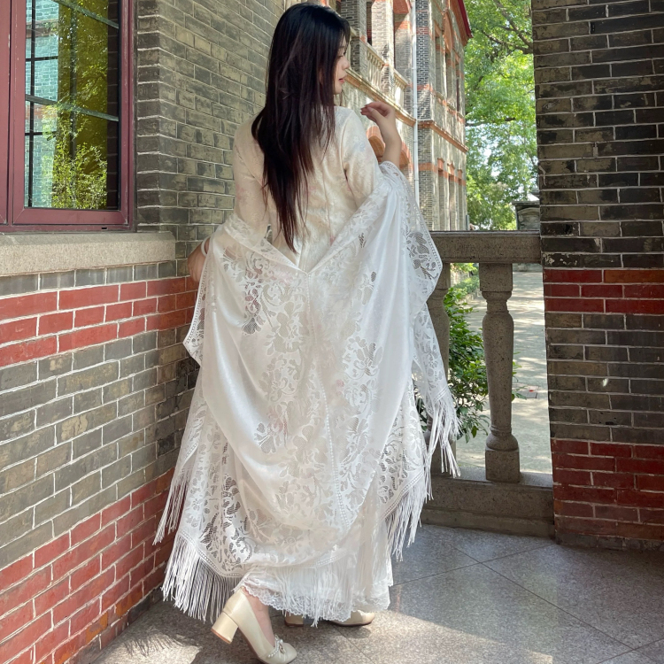 New Style Cape for Women with Hollow Lace Lily Flower Cardigan Jacket, Paired with a Thin, Loose, Everyday Tassel Cheongsam