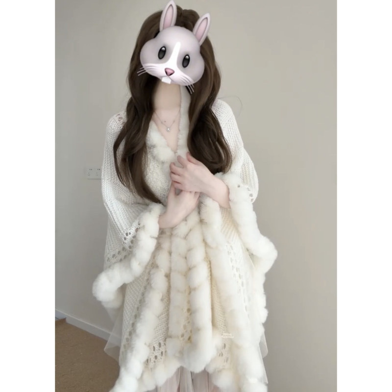 2026 New Style Oversized Fur Collar Cape Shawl Solid Color Versatile Dual-Use Scarf Thickened Warm Coat Cape for Women