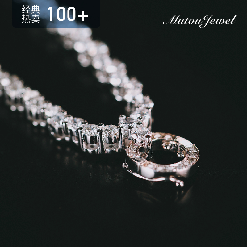 Pre) V-Shaped Diamond Necklace Bare Chain Lady Standard Luxury Wild King Matching Diamond Peach Emerald Big White Elegant Accompanying