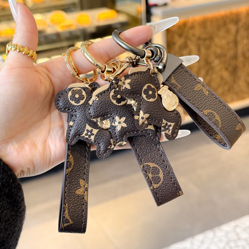 Suitable for Lv Bag Charms, "Get Rich Instantly" Car Keychain for Women, Exquisite and Cute Retro Small Horse Car Keychain